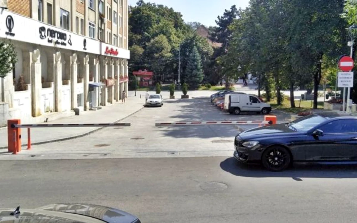 Bariera amplasată ilegal. FOTO: stirisuceava.net