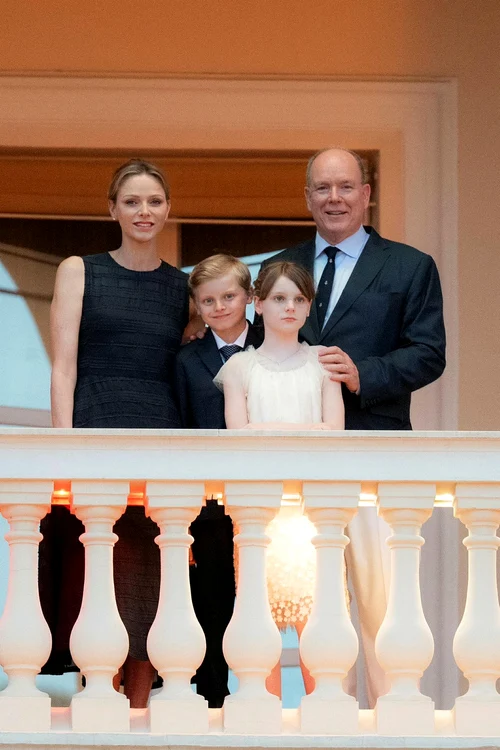 Prințul Albert de Monaco, Prințesa Charlene și copiii captivați de sărbătoarea Sfântului Ioan jpg