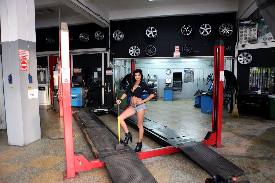 
    Florina adoră să pozeze în lenjerie intimăfoto: Florin Suler  