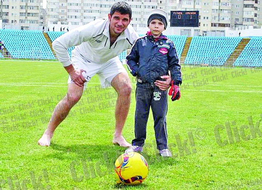 Cosmin i-a făcut cunoştinţă lui Denis cu stadionul  Farul din Constanţa