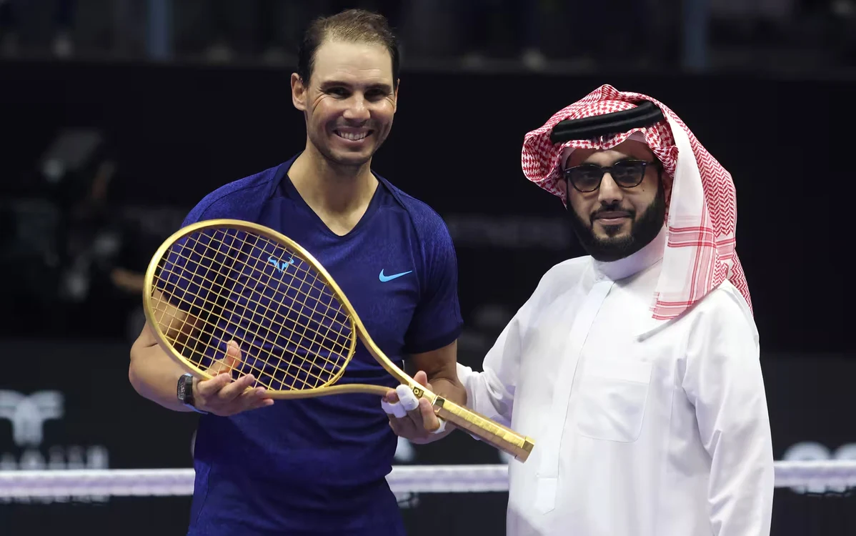 Rafael Nadal, lângă noul său prieten saudit. FOTO: Facebook