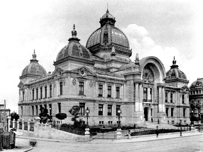 Palatul CEC, construit pe Calea Victoriei, la sfârșitul secolului al XIX-lea (© Wikimedia Commons)