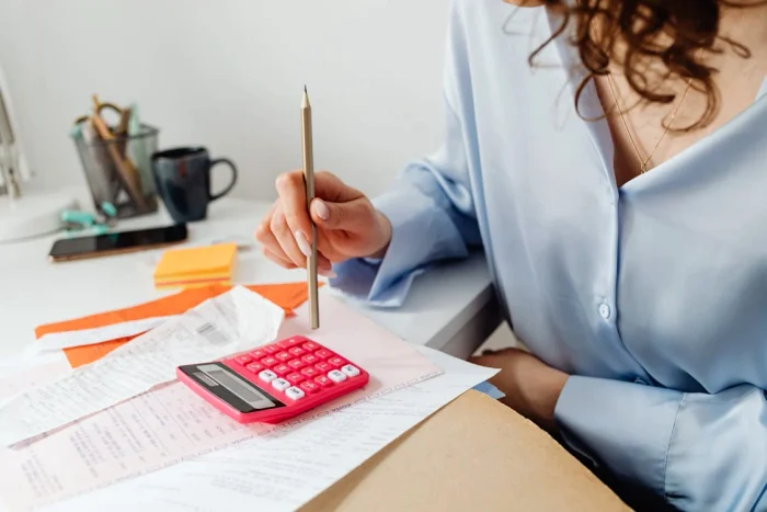 Impozitele vor fi calculate după reguli revizuite. FOTO Pexels