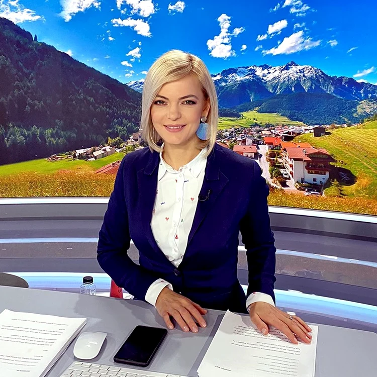 
    Cele două fetițe ale Laviniei i-au moștenit semnul din fruntefoto: laviniapetrea.ro  