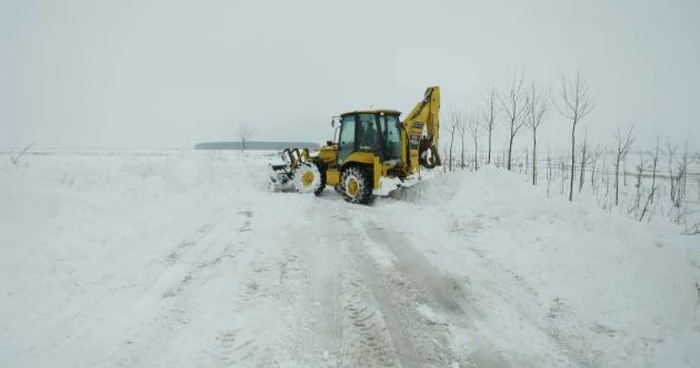 Deszăpezirea este foarte dificilă în unele zone 