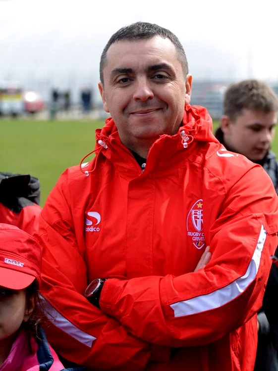 Mihai Duţă îi antrenează pe copiii iubitori de rugby