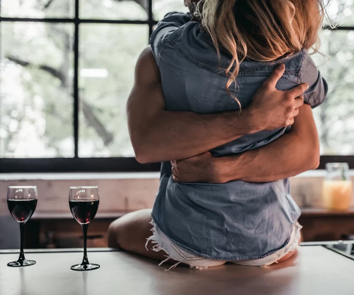 
    Femeile care nu prea sunt mulţumite de viaţa lor intimă alături de iubit visează să petreacă o noapte fierbinte cu un necunoscut cu care să facă dragoste până la epuizarefoto: 123RF  