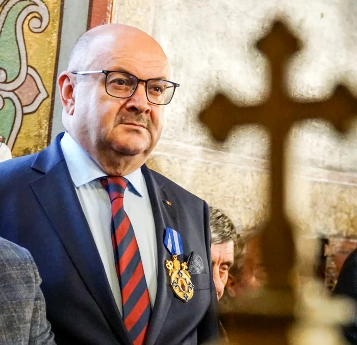 Președintele CJ Argeș, limbaj suburban și jigniri la adresa unui consilier local: „Când te-am cunoscut, erai limitat (nu spun... prost)... Marș, javră!”