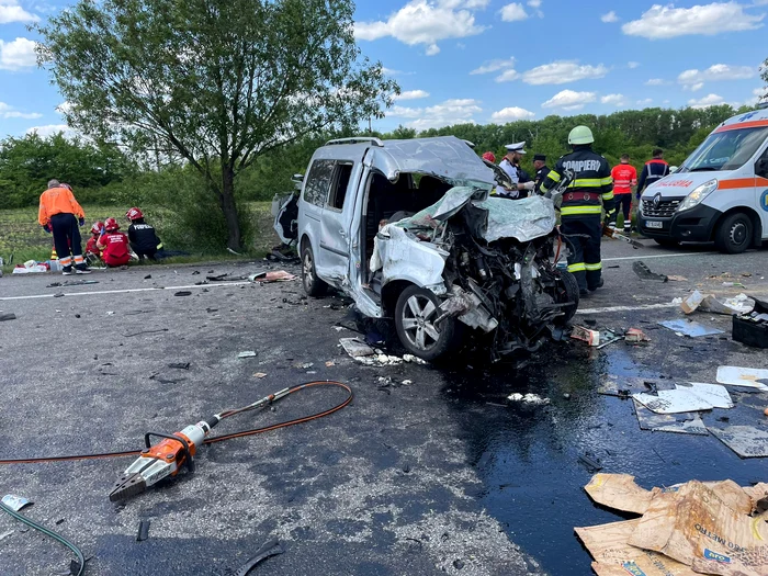 O depășire neregulamentară ar fi cauza tragediei FOTO ISU Neamț