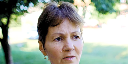 Eva Lupaş trebuie să aibă grijă de 90 de copii care au părinţi peste graniţă