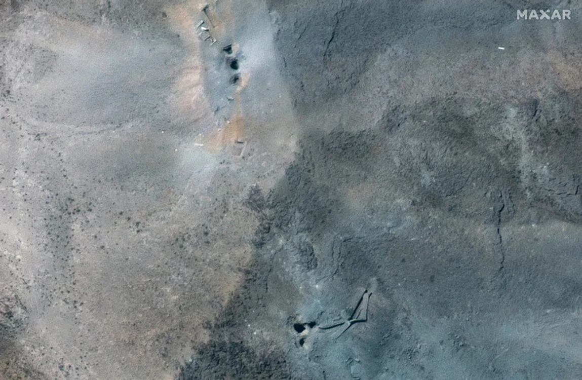 Imagini din satelit arată cratere la situl Fordo după atacul SUA FOTO EPA-EFE