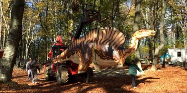 Dinozaurii au aterizat la Râşnov. FOTOfacebook Dino Park