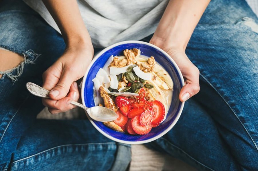 Alimentele pe care nu trebuie să le consumi niciodată la micul-dejun. Explicațiile dr. Vlad Ciurea