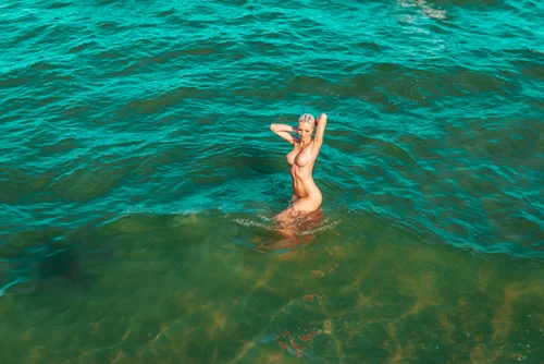 anca pop plaja corbu making of drona 6 jpeg