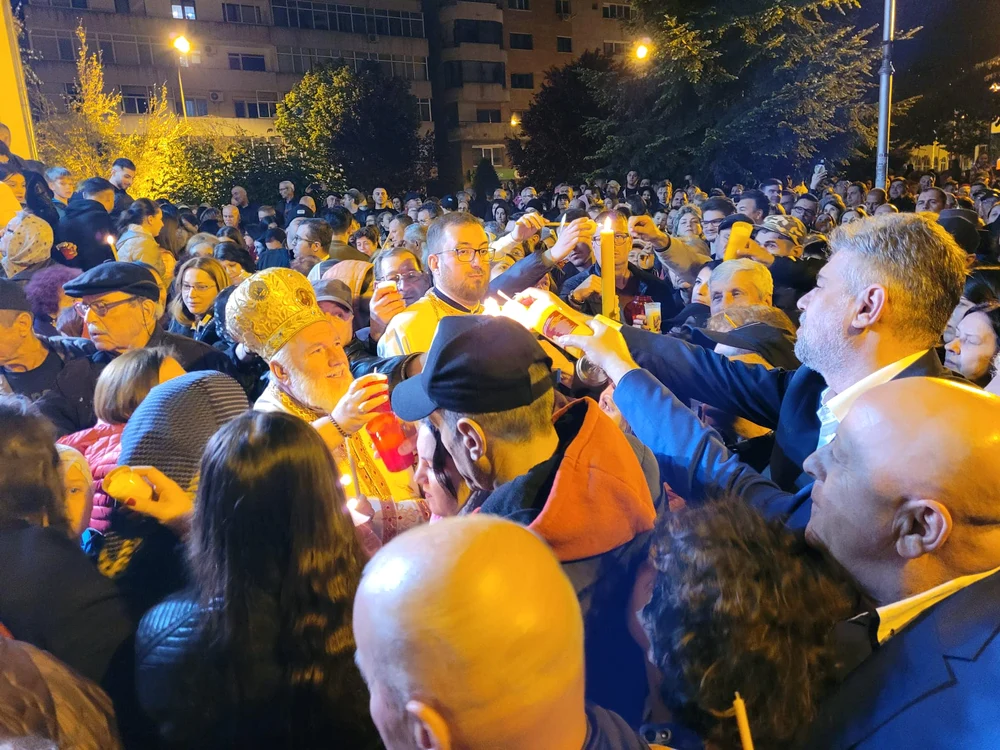 Premierul i-a îndemnat pe români să privească cu încredere către viitor FOTO Facebook/Marcel Ciolacu