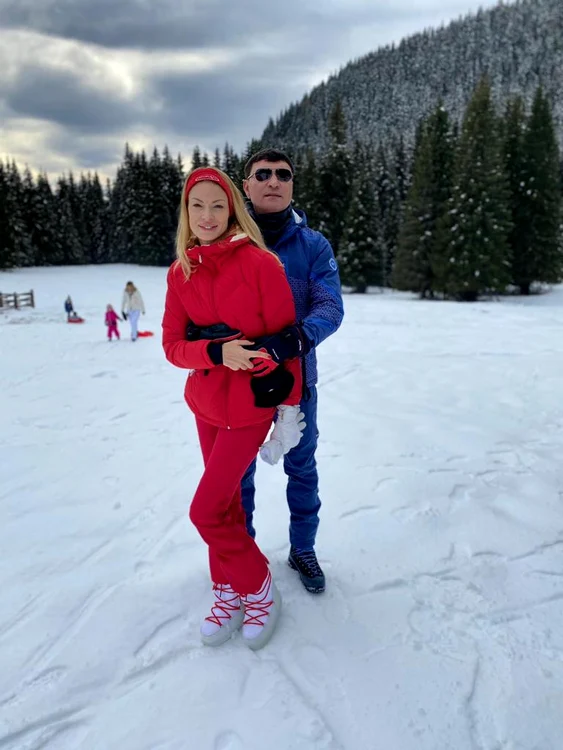 Cei doi recuperează acum toate clipele în care nu au fost împreună