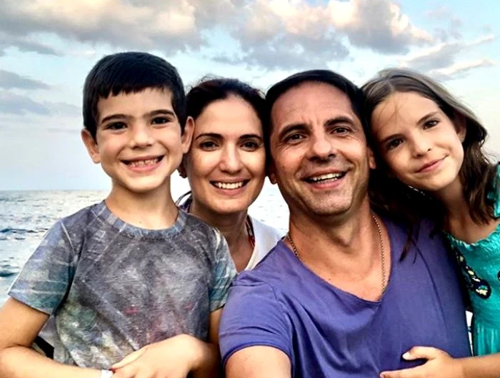 Dan Negru și familia sa / foto: Social media