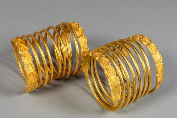 Brățările dacice din aur (foto: Muzeul Național de Istorie a României)