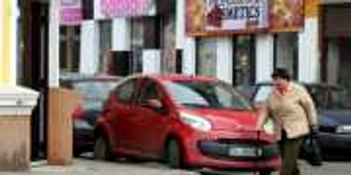 Din cauza numărului mare de autovehicule, în Galaţi mai sunt necesare încă multe mii de locuri de parcare Foto Bogdan Dimofte