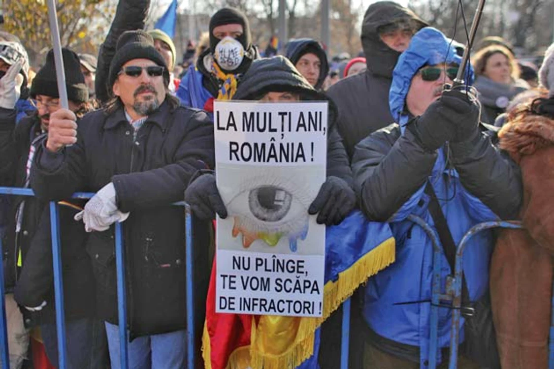 Unii au purtat  mesaje de protest