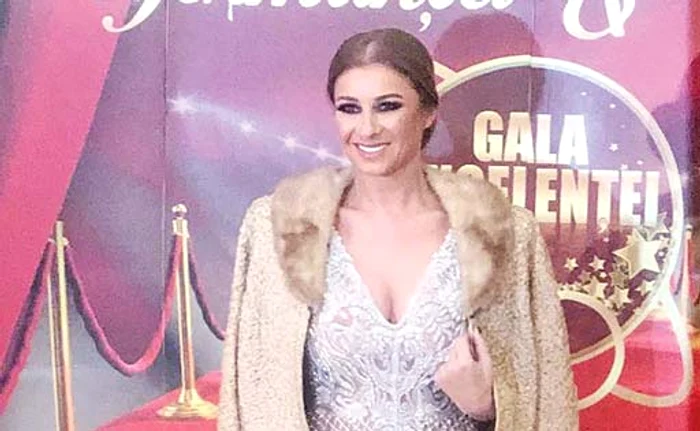 
    Anamaria  a strălucit  la eveniment  într-o  rochie sexy  