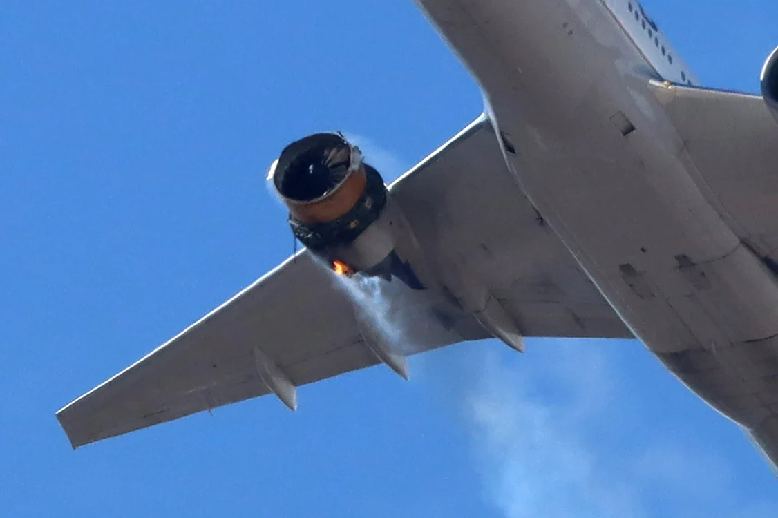 
    Aeronava a aterizat de urgenţăFoto: Twitter  