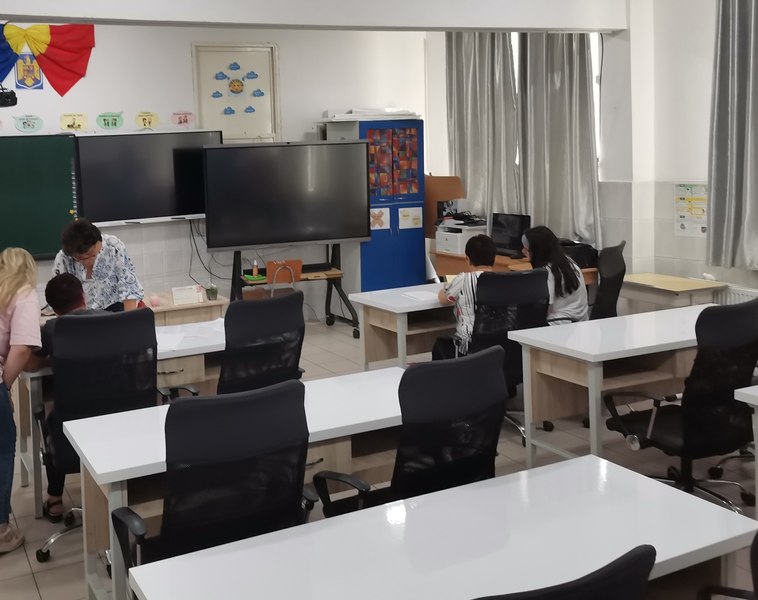 Cum aleg elevii și părinții liceul. „Contează opinia despre profesori, rezultatele la Bac”; „Au ales în primul rând copiii”