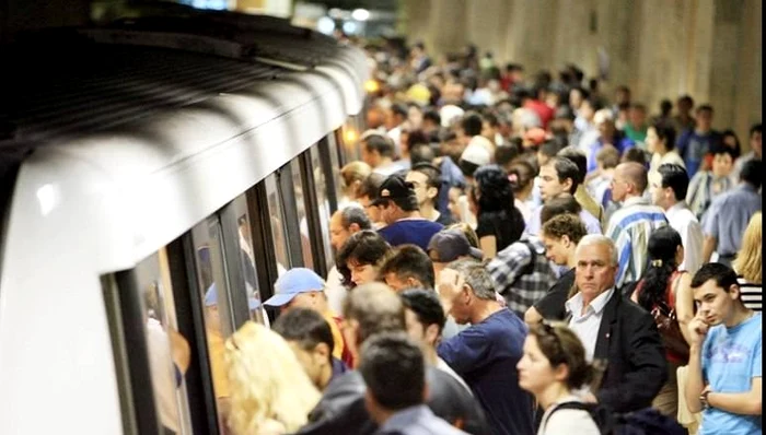Metroul este cel mai folosit mijloc de transport din Capitală, astfel că suspendarea grevei nu face decât să-i ajute pe bucureșteni