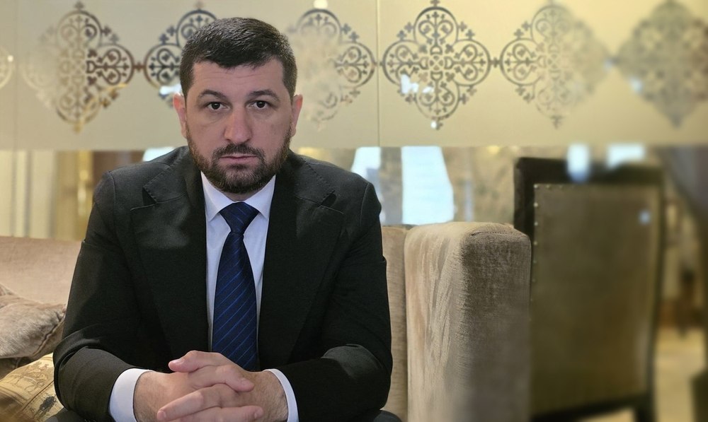 „Premierul” AUR crede că cei mai buni prim-miniștri din istoria României au fost în Epoca de Aur: „Românii erau foarte fericiți”