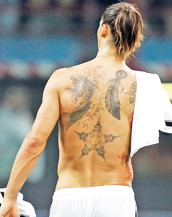 Zlatan are 11 tatuaje