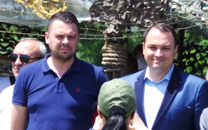 Dorian Alecsandrescu, alături de primarul Cristi Misăilă