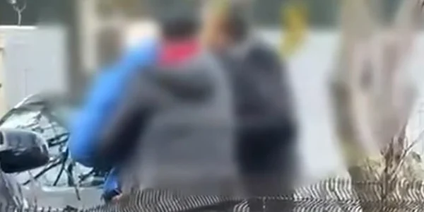 Un tanar a incercat sa fure scuterul unui livrator e1763050559354 jpg