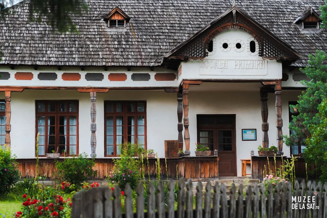 Școala primară, Muzeul Satului Vâlcean (© Muzee de la sat)