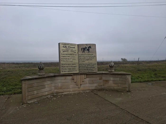 Monumentul dedicat lui Coroi la Durnești FOTO Cosmin Zamfirache