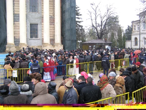 multime boboteaza mitropolie iasi ianuarie 2013