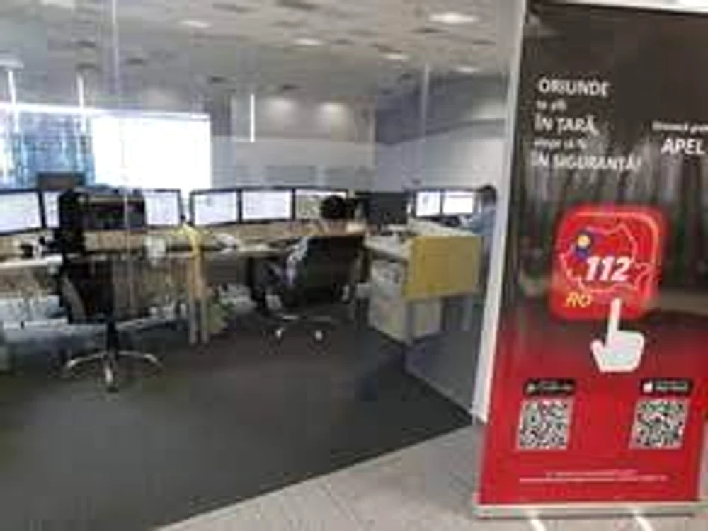 
    Dispecerii de la 112 se confruntă cu apeluri din ce în ce mai ciudate, dar un telefon de la un bărbat nemulțumit de serviciile prostituatelor nu au mai primit  