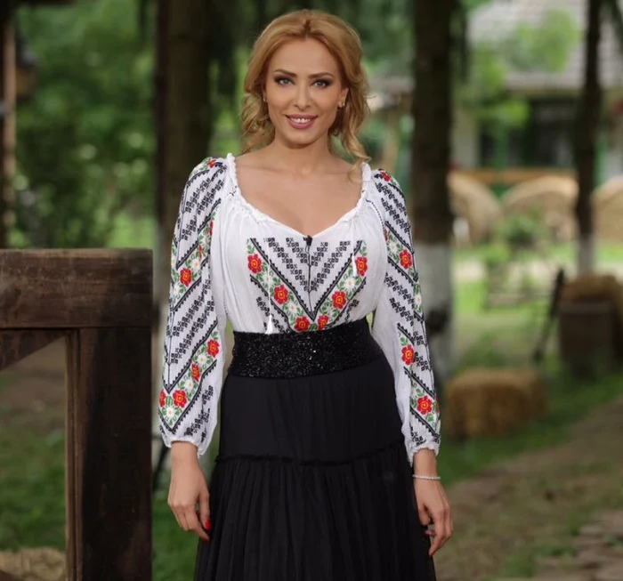 Iulia Vântur a fost gazda de la "Ferma Vedetelor"foto: Pro Tv