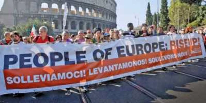 Italienii au ocupat străzile Romei pentru a protesta faţă de măsurile de austeritate propuse