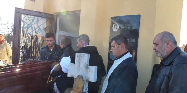 Iulian Spirescu și-a luat adio de la soție la nici nouă luni de la moartea fiicei lor