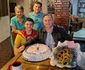 Petrecere în familie, cu mama și cu cei doi fii ai săi