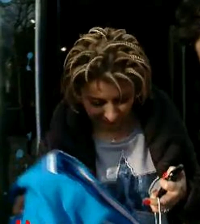 Sexy impresara de fotbal i-a luat cadou un trening fetiţei ei, Rebecca (captură: PRO TV)