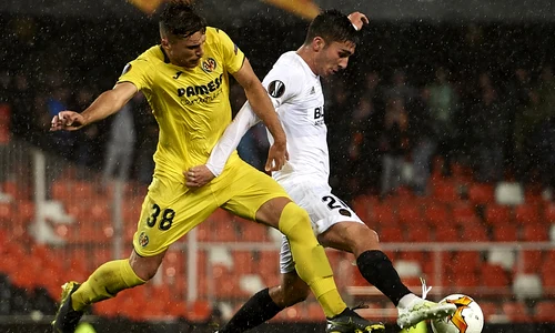 Andrei Ratiu (stanga) ar putea reveni la Villarreal (Getty Images) jpg