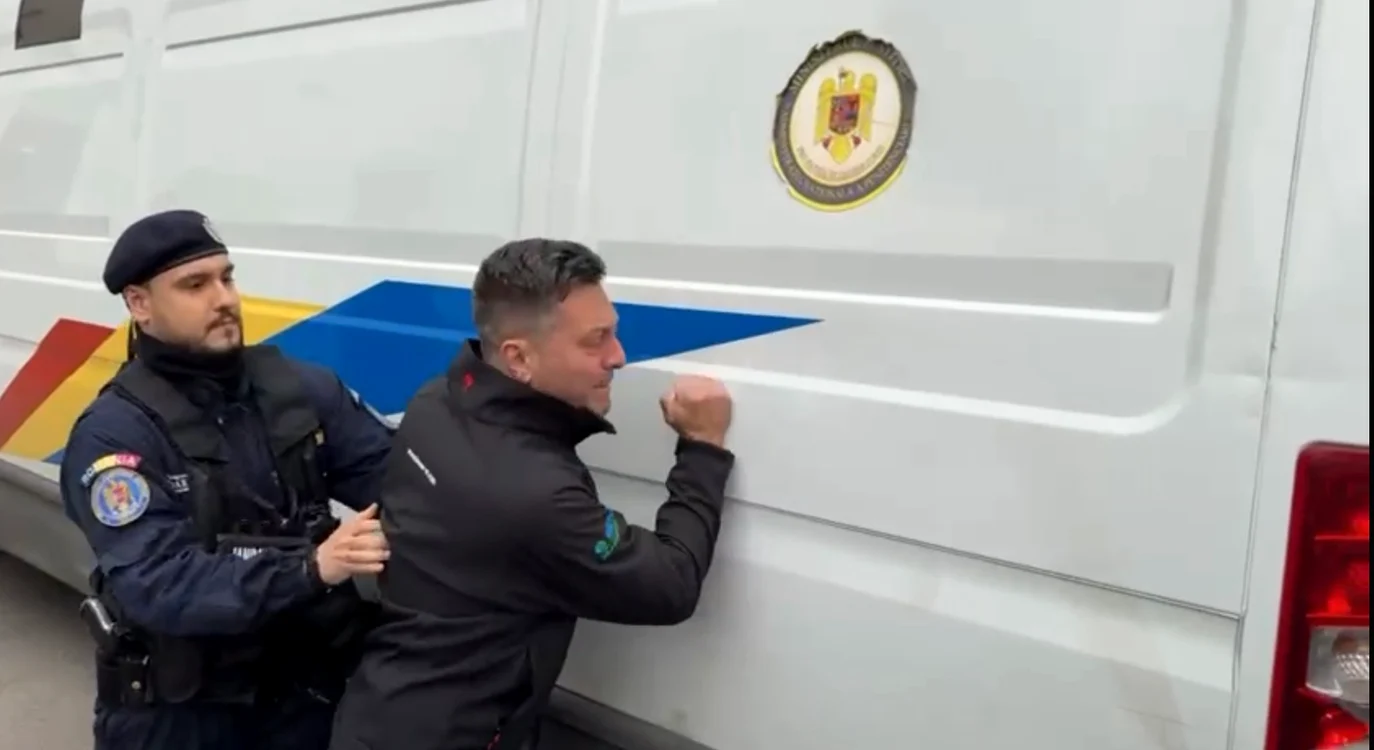 Tatăl Melisei, la ieșirea din Tribunalul Dolj FOTO / Ana Popescu 