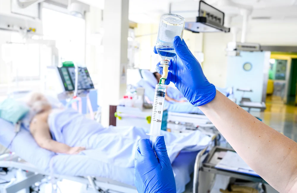 Alertă sanitară în Brăila. Un bărbat de 67 de ani a murit din cauza infecției cu Listeria monocytogenes. Autoritățile anchetează sursa infectării