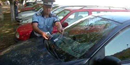 Reşiţa: Poliţiştii au împărţit pliante şoferilor şi au stat de vorbă cu administratorii firmelor