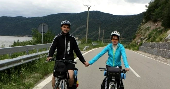 Alina Cioponea împreună cu prietenul ei,Iulian Ghionoiu, în Turul Dunării. FOTO Cycling Romania