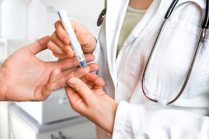 Testarea pentru intoleranța la gluten se face prin prelevarea de sânge din deget