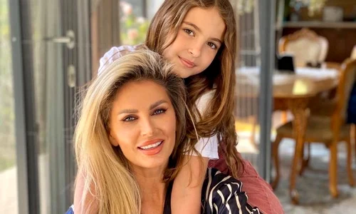 6 andreea banica si fiica sa 4 jpg jpeg