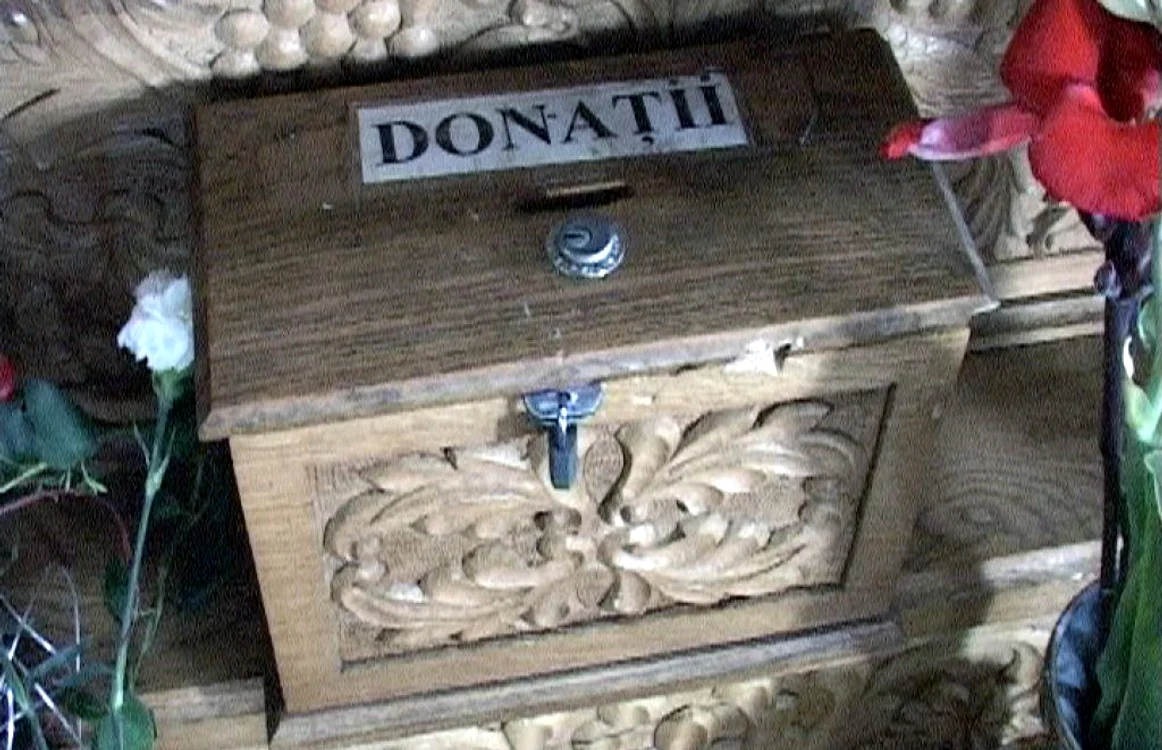 Cutia milei dintr-o biserică din Rezina a fost golită de o bandă de hoţi Foto: Adevărul