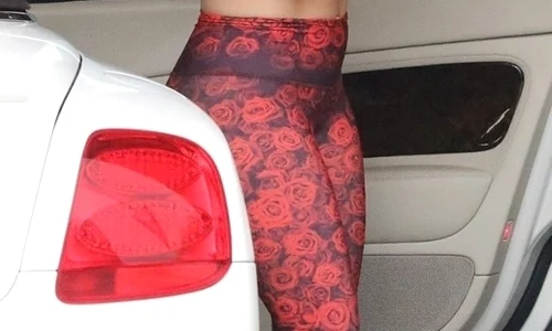 Jennifer Lopez, sexy și atunci când merge la sală jpeg